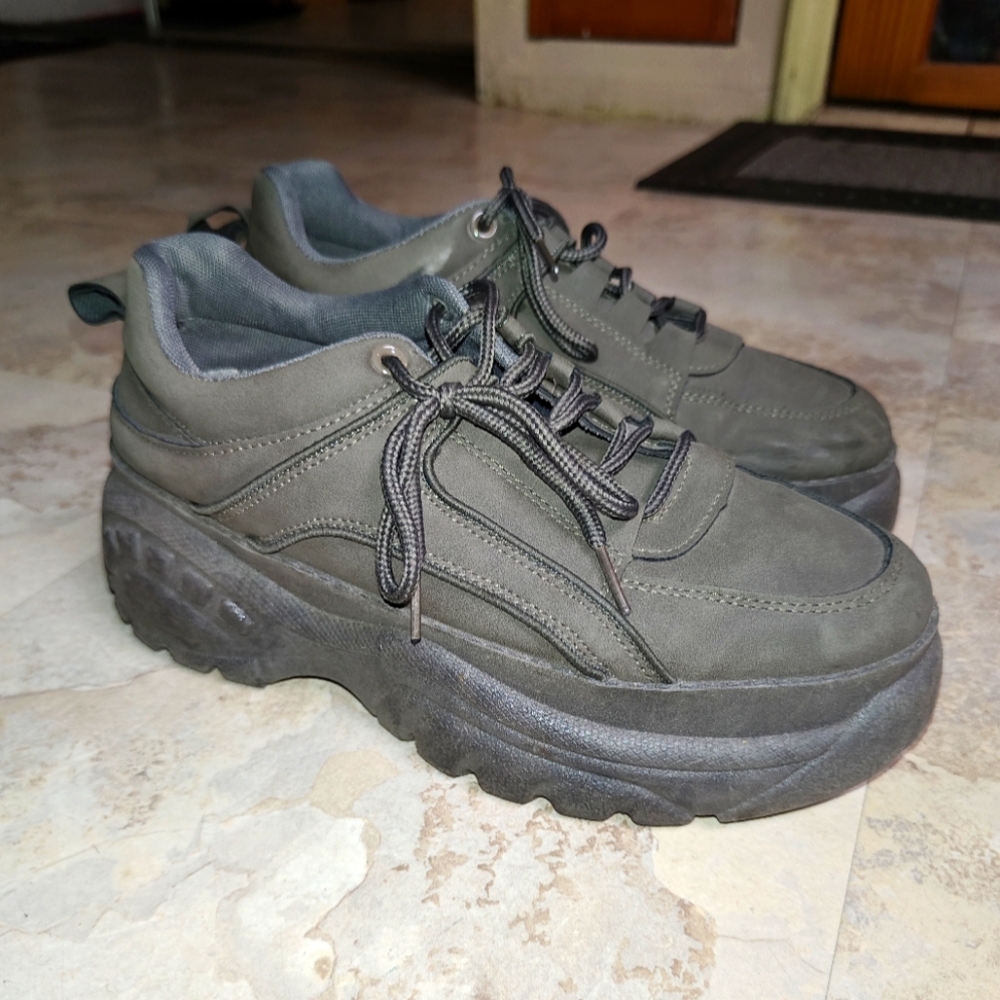 Buffalo London style shoes